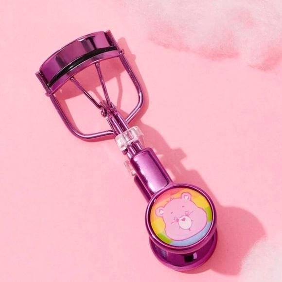 Care Bears Portable Eyelash Curler With Storage Bag - Picture 2 of 6